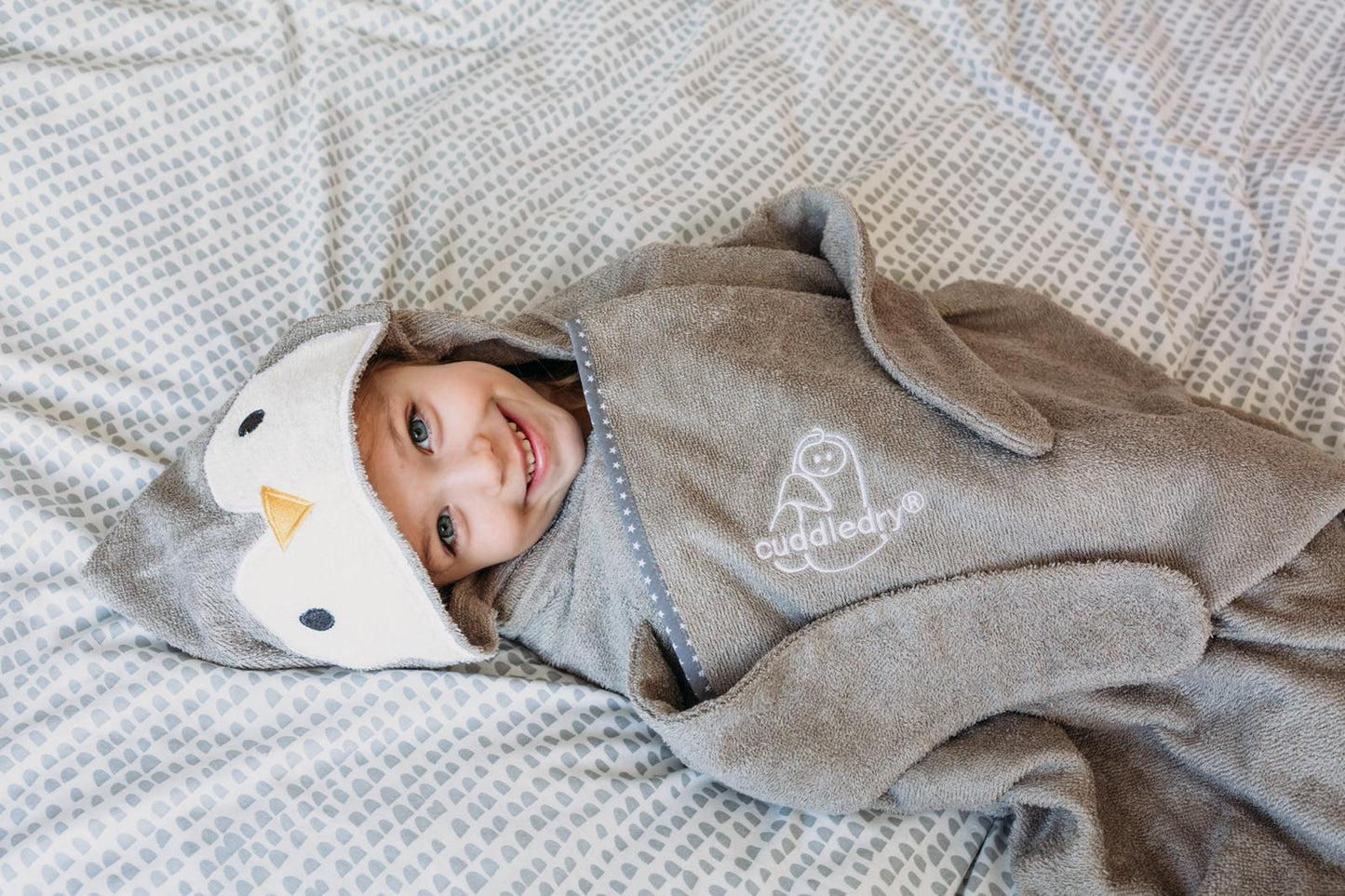 Cuddlepenguin bamboo soft hooded towel